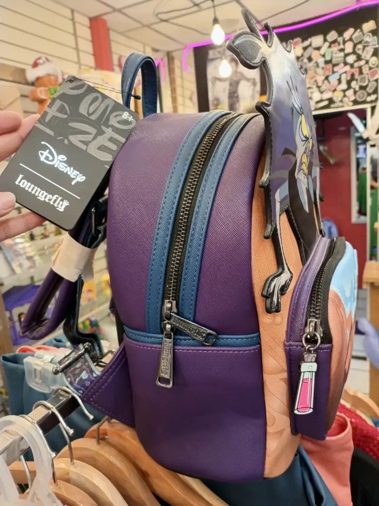 Mochila Loungefly de las Locuras del Emperador