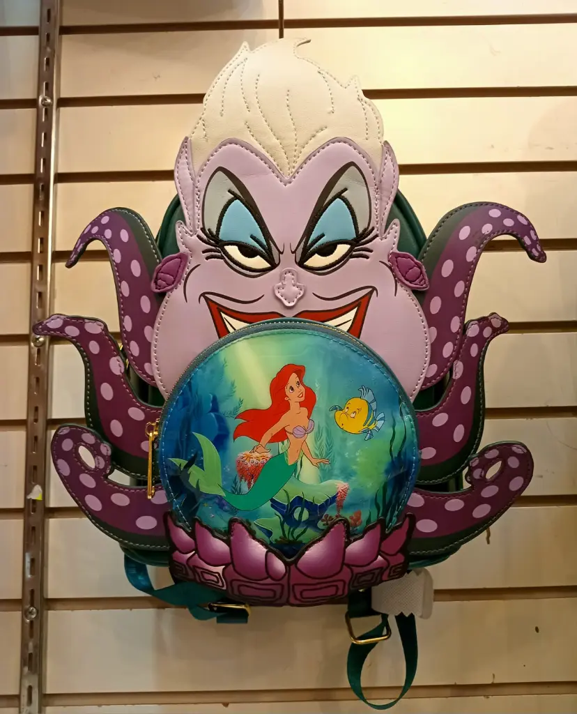 Mochila loungefly de Ursula
