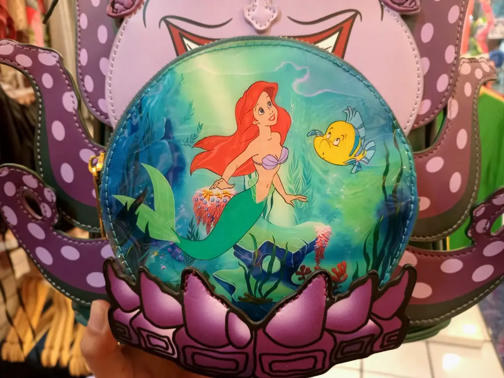 Mochila loungefly de Ursula