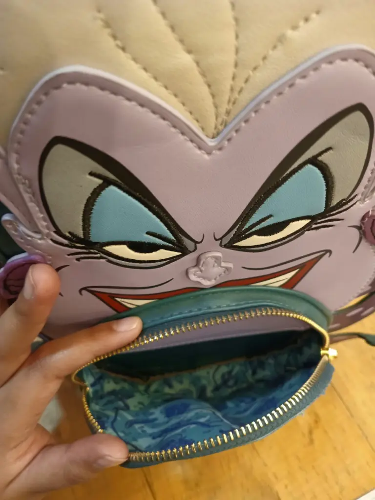 Mochila loungefly de Ursula