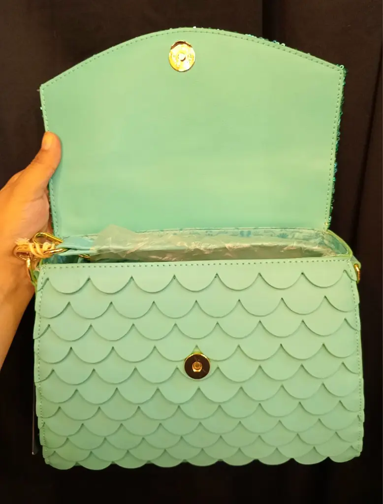 Crossbody loungefly Hei Hei