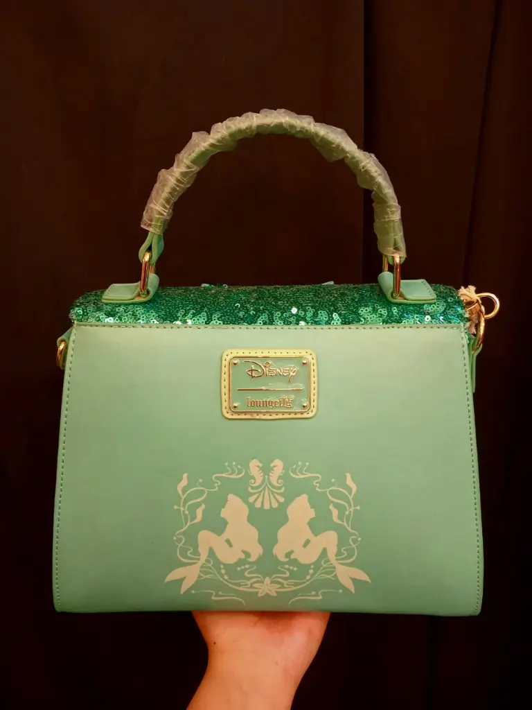 Crossbody loungefly Hei Hei